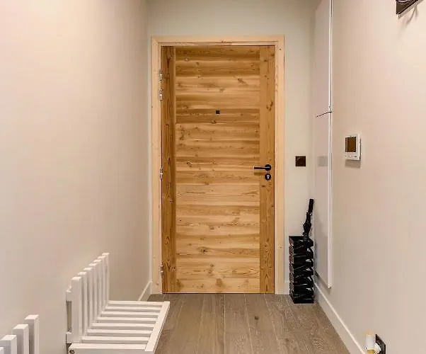 Apartment White Pearl A02, Alpes Agency, Chamonix, Sleeps 4 Chamonix