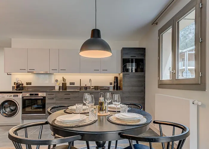 White Pearl A02 - Alpes Travel - - Sleeps 4 Chamonix