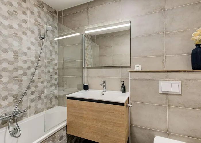 Апартаменты White Pearl A02, Alpes Agency, Chamonix, Sleeps 4 *